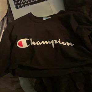 cropped champion shirt